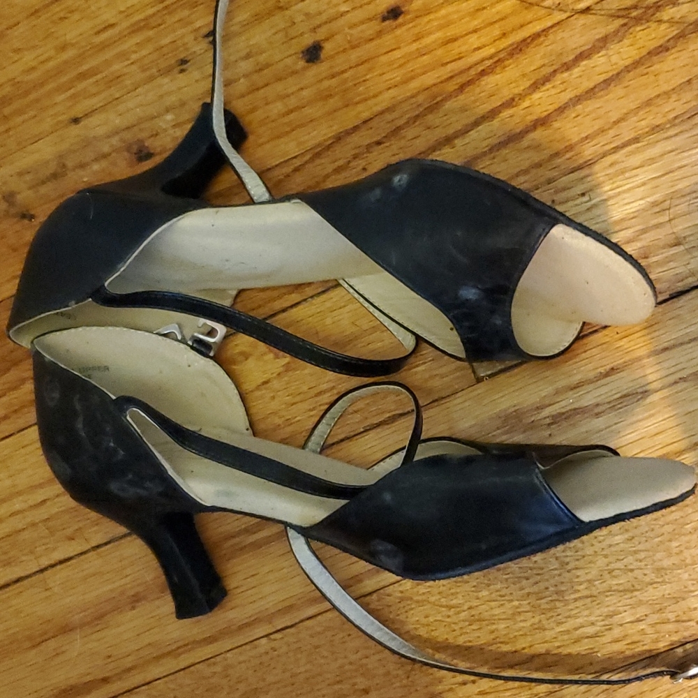 Capezio dancing shoes - Picture 5 of 12